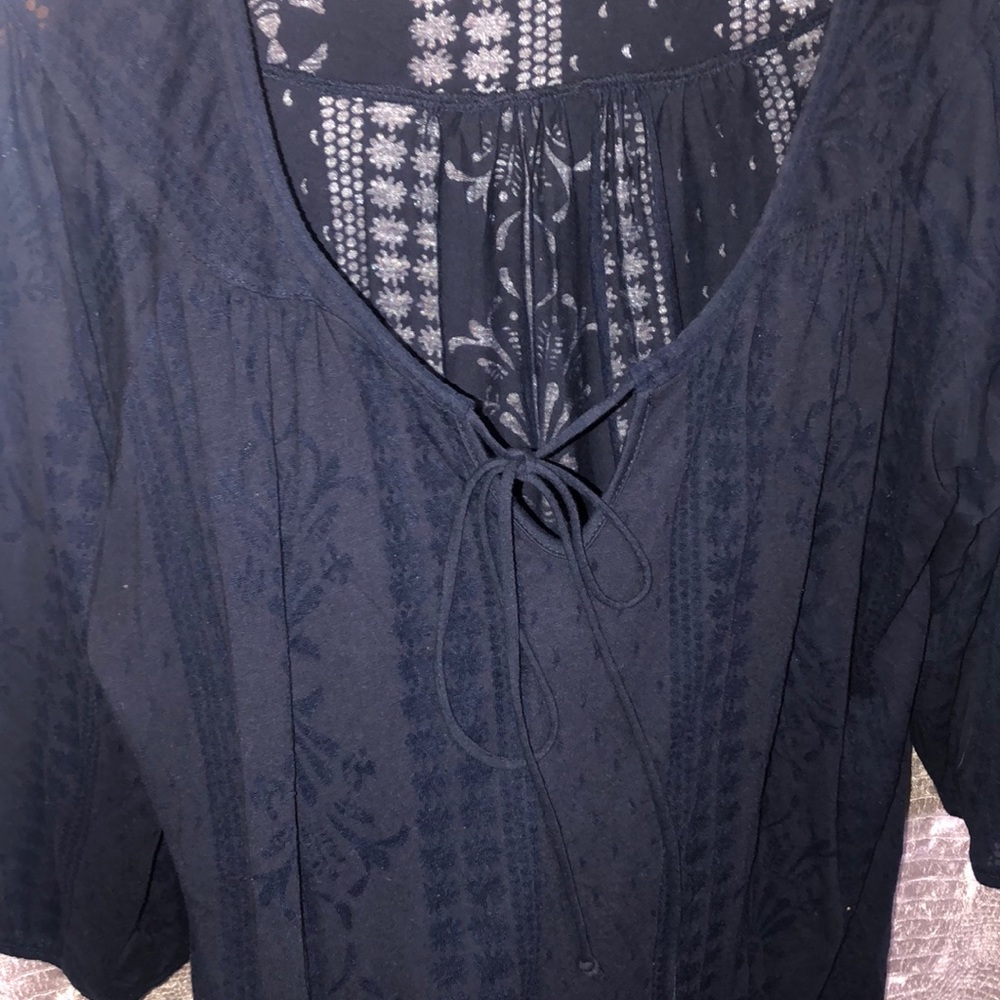 New York & Company Top. - Picture 2 of 6